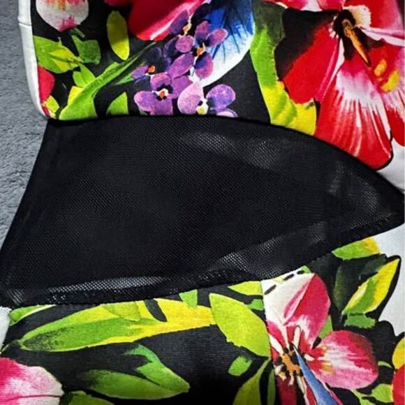 Women's Beautiful Floral Causal W/ Sheer See-Through Waist Dress - Picture 3 of 8